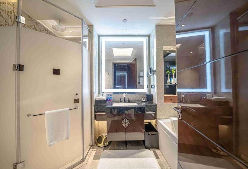 Quarto Classe Business, Zhaolin Grand