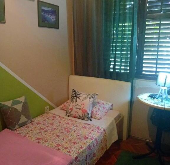اتاق استاندارد یک نفره, Guest House Cinderella