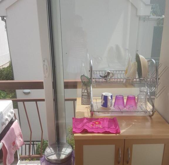 اتاق استاندارد چهار تخته, Guest House Cinderella