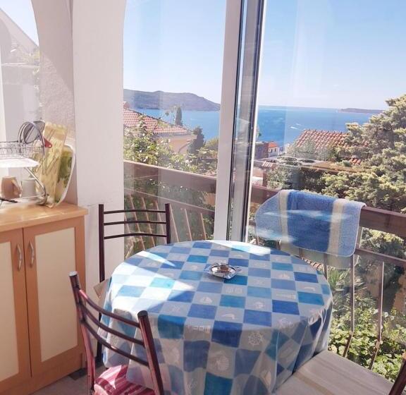 اتاق استاندارد چهار تخته, Guest House Cinderella
