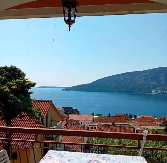 اتاق استاندارد چهار تخته, Guest House Cinderella