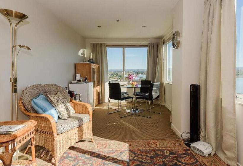 اتاق استاندارد با تخت بزرگ, Top Of The Town Bed & Breakfast