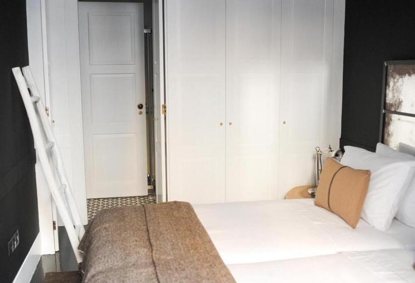اتاق استاندارد چهار تخته, Mo House