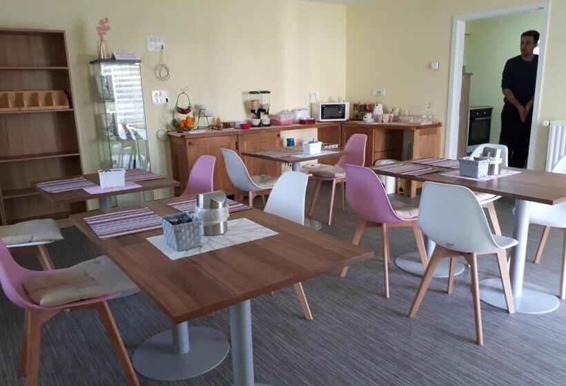 اتاق استاندارد, Guest House Tara