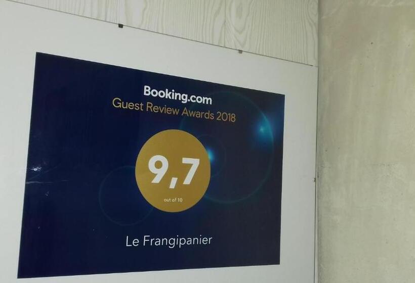 Номер Стандарт Вид на Сад, Le Frangipanier