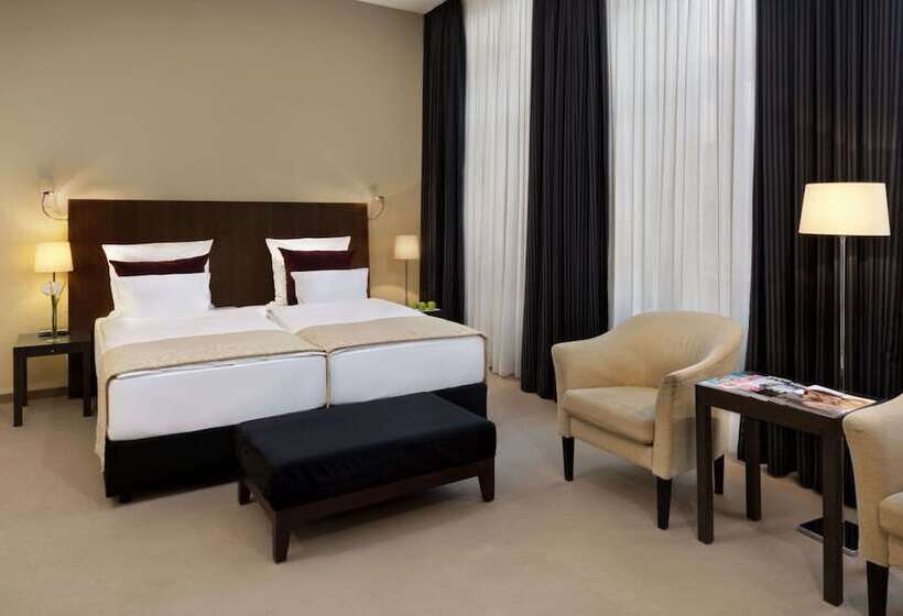 سوییت, Metropolitan Hotel By Flemings