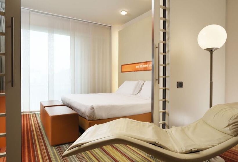 سوییت, Unahotels Bologna Centro