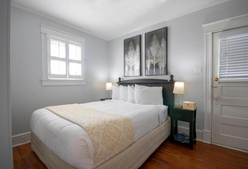 Номер Стандарт с Балконом, Hemingway House Bed And Breakfast