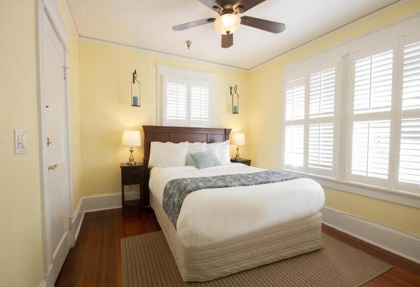 Номер Стандарт с Балконом, Hemingway House Bed And Breakfast