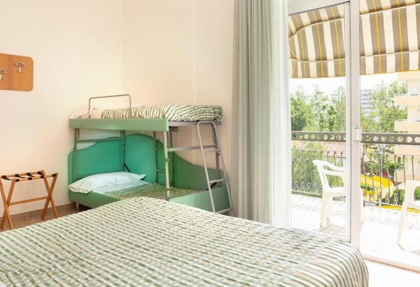 带阳台标准四人间, Caravel B&b