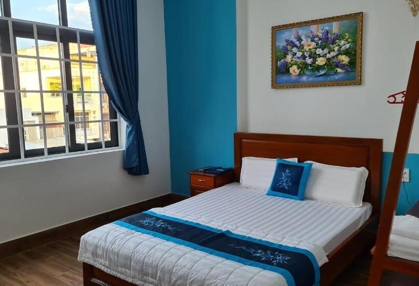 اتاق لوکس, Lại Nguyễn Boutique
