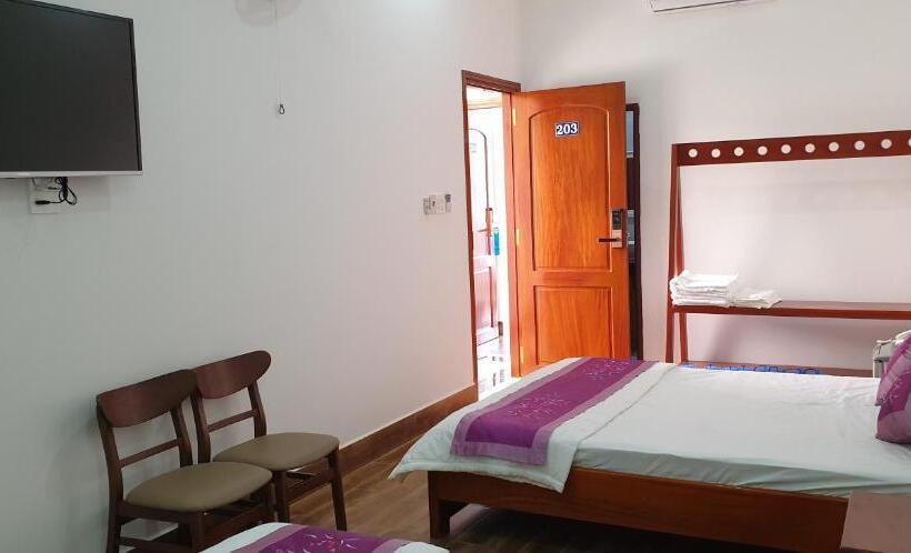 اتاق لوکس خانوادگی, Lại Nguyễn Boutique
