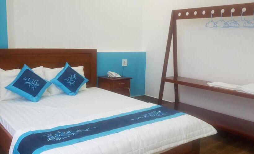 اتاق لوکس, Lại Nguyễn Boutique