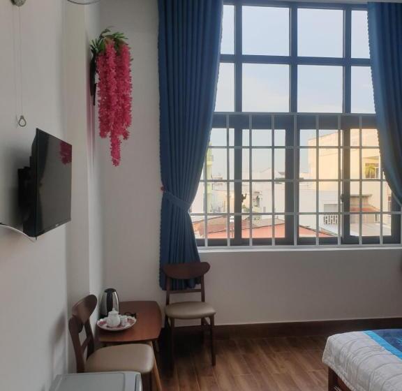 اتاق لوکس, Lại Nguyễn Boutique