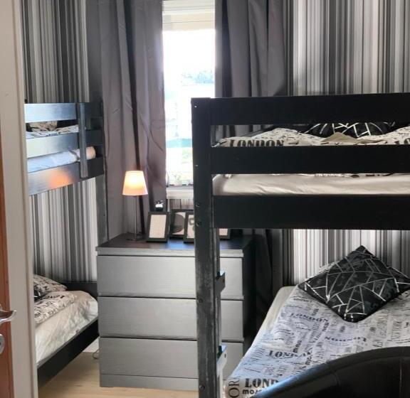 经济四人房间, 4hearts B&b