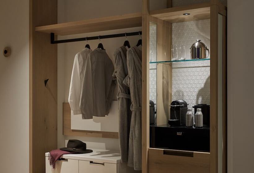 Номер Deluxe, Hyatt Centric Kanazawa