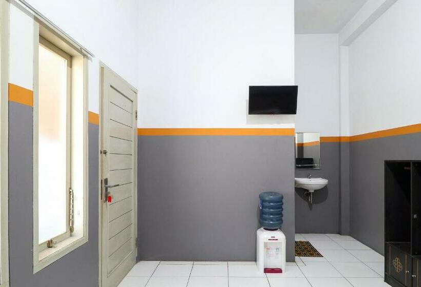 스탠다드 룸, Reddoorz At Merdeka Street Garut