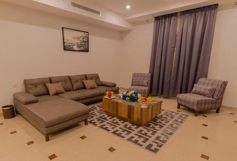 Апартаменты 3 Спальни, Nukhbat Al Makan Apartment