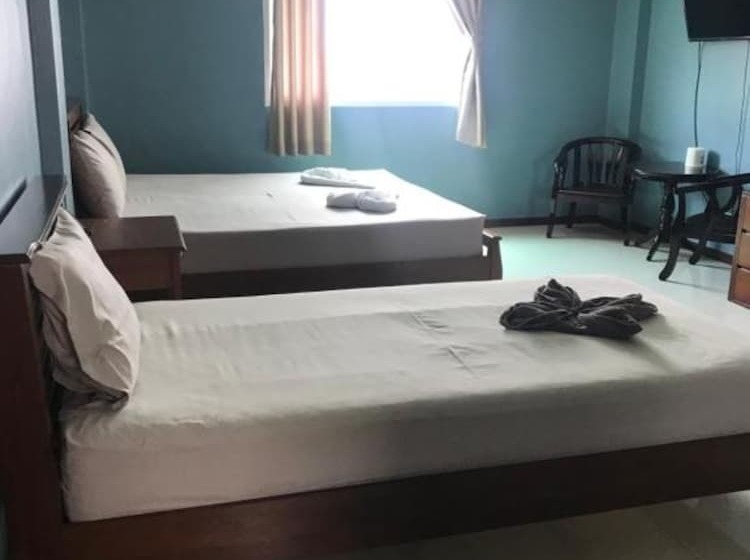 اتاق استاندارد سه نفره, Jt Guesthouse