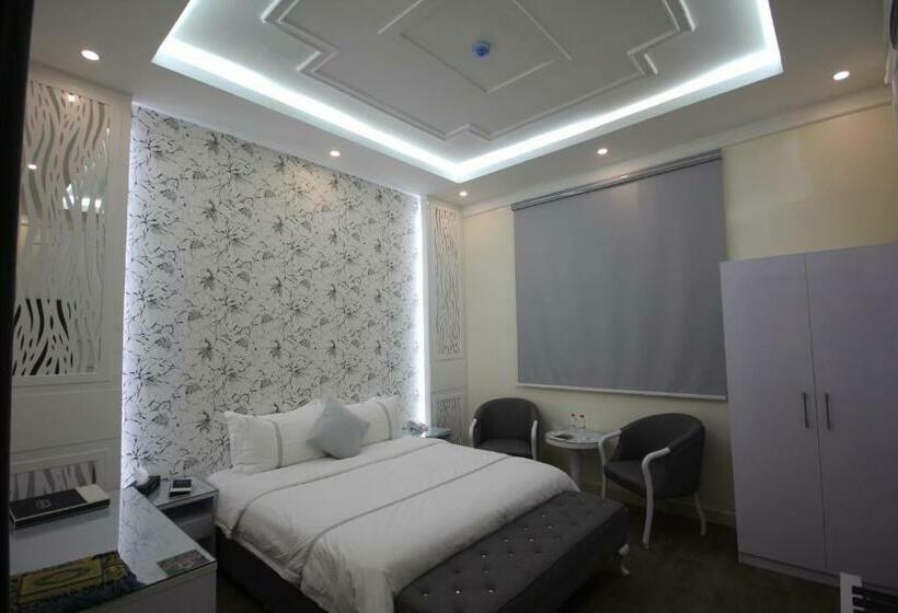デラックスルーム, Dora Darin Apartments Open
