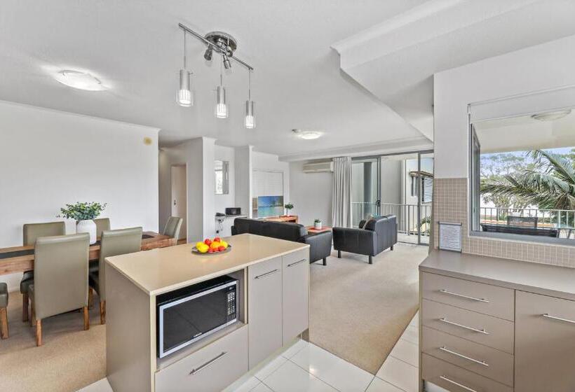 Апартаменты 2 Спальни, On The Bay Apartments