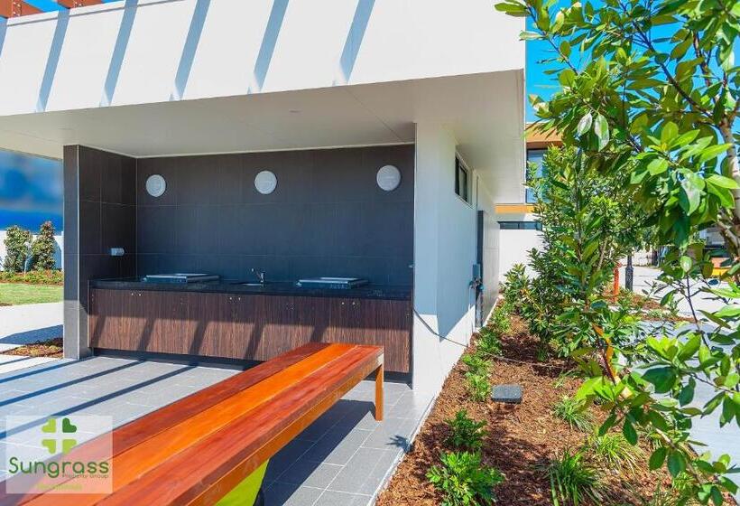 خانه 1 خوابه, The Residences At The Peninsula