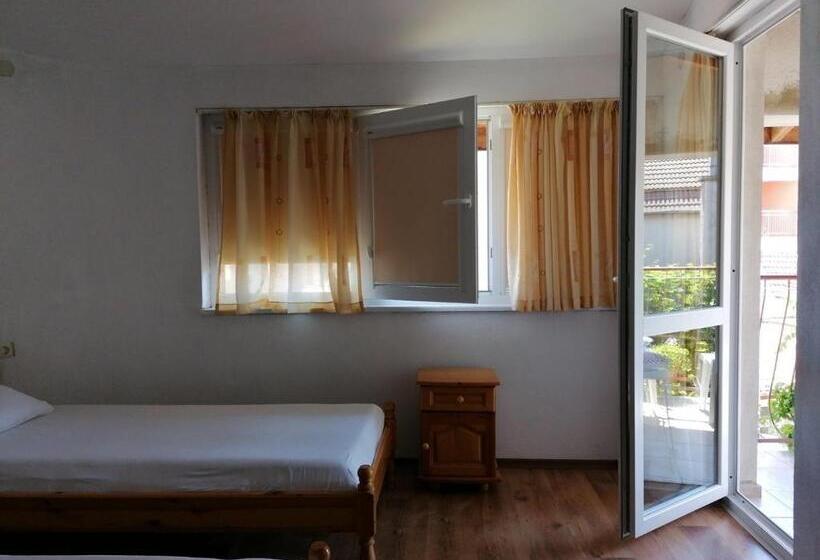 Студия Стандарт, Guest House Sokratovi