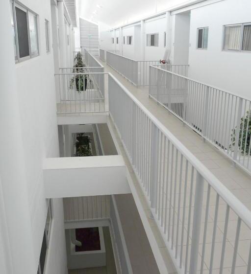 침실 3개 아파트, Monterey Apartments Moranbah
