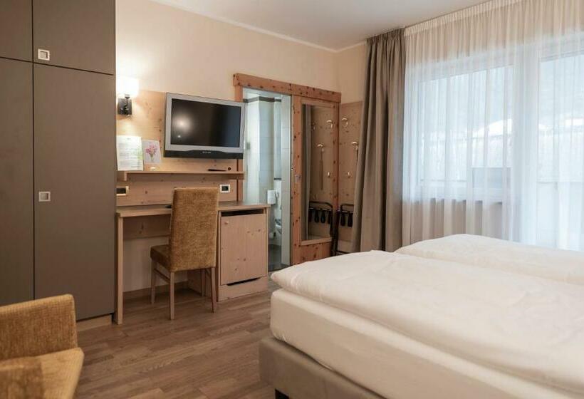 Номер Стандарт с Балконом, Vitalpina Hotel Waldhof