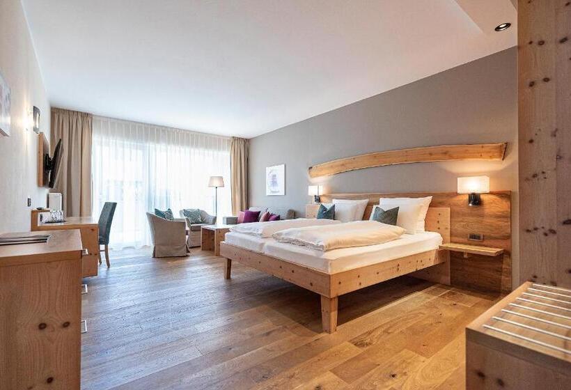 带阳台的豪华间, Vitalpina Hotel Waldhof