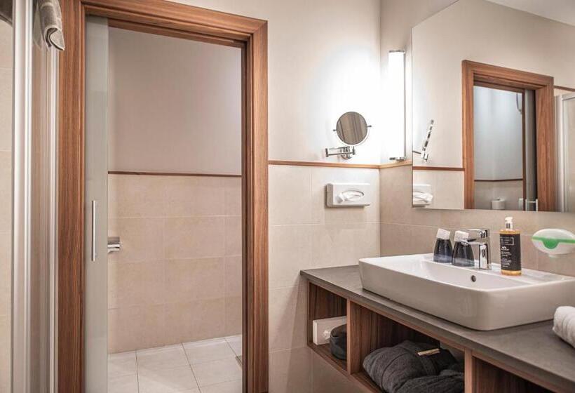 Полулюкс с Балконом, Vitalpina Hotel Waldhof