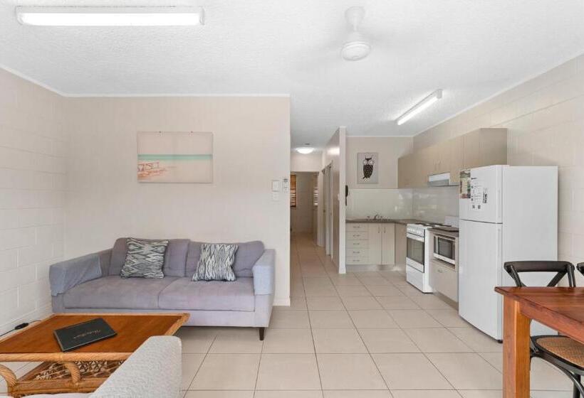 2침실 아파트 정원 전망, Whitsunday Waterfront Apartments