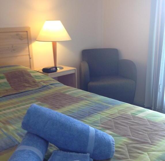 Номер Стандарт, Motel Farnboro