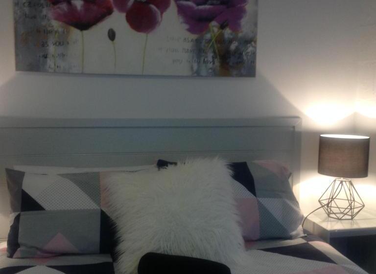 침실 2개 아파트, Motel Farnboro