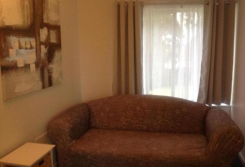 Апартаменты 2 Спальни, Motel Farnboro
