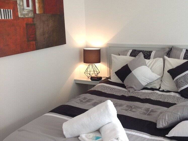 Номер Стандарт, Motel Farnboro