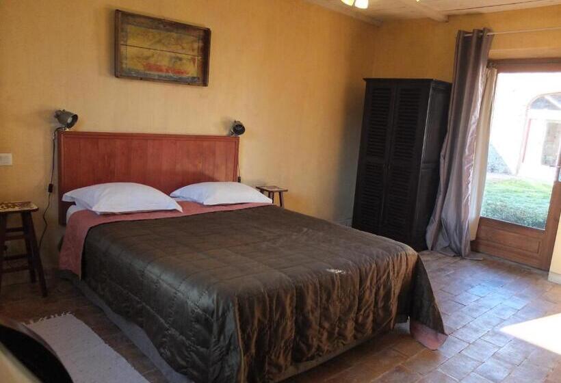 Номер Стандарт Трехместный, La Pierre Folle Chambres D Hôtes
