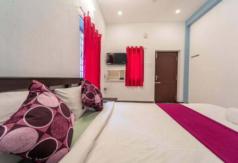 Quarto Deluxe, Pavisha Farm House Swimming Pool
