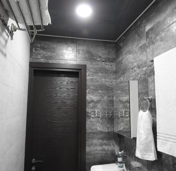 استودیو استاندارد با تخت کینگ, Iko's Family Apartments