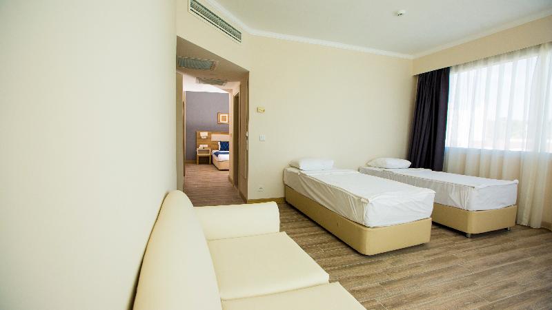 اتاق خانوادگی, Fortezza Beach Resort