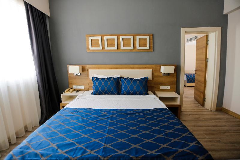 اتاق خانوادگی با چشم‌انداز دریا, Fortezza Beach Resort