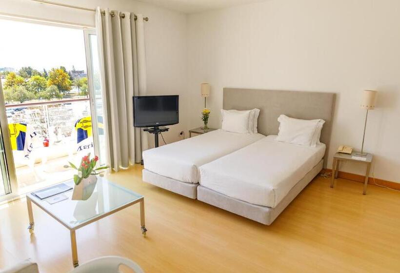 استودیو استاندارد با چشم‌انداز, Marina Club Lagos Resort