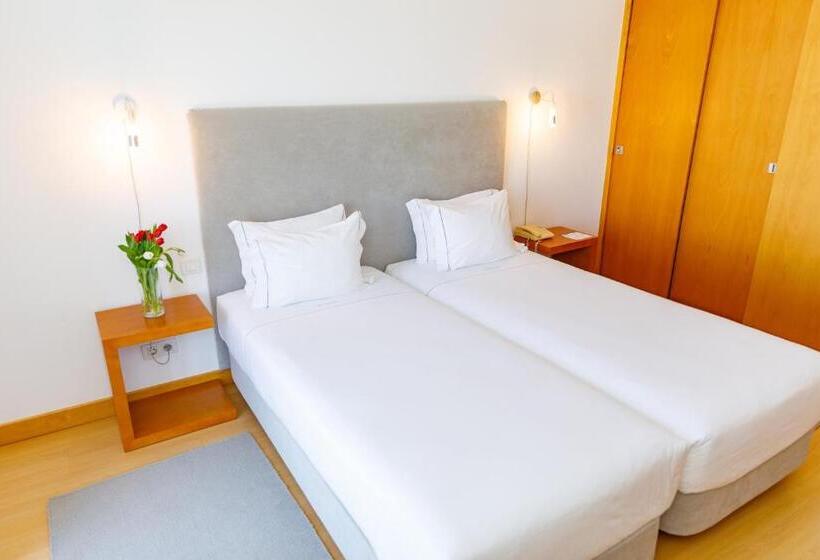 سوییت, Marina Club Lagos Resort