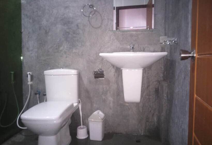 Кровать в Общей Комнате, Hi Lanka Backpackers   Adults Only