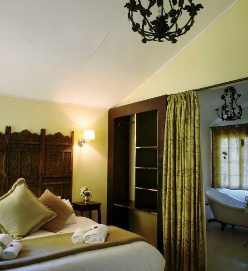 اتاق لوکس با چشم‌انداز باغ, Almar View Guest House