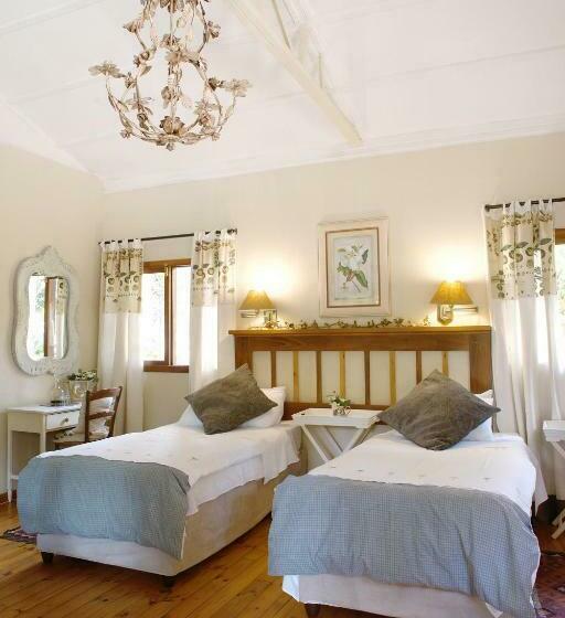 اتاق لوکس با چشم‌انداز باغ, Almar View Guest House