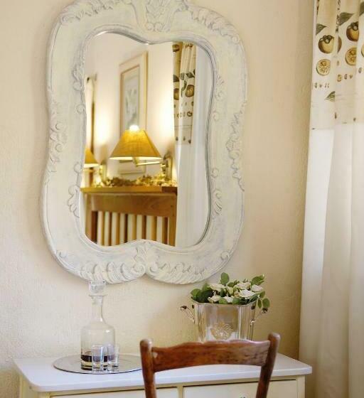 اتاق لوکس با چشم‌انداز باغ, Almar View Guest House