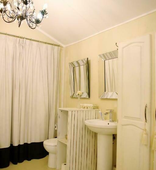اتاق لوکس با چشم‌انداز باغ, Almar View Guest House