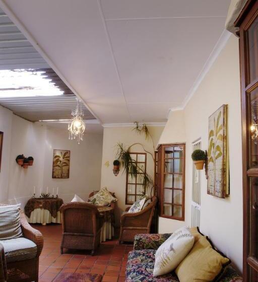 اتاق خانوادگی با چشم‌انداز باغ, Almar View Guest House