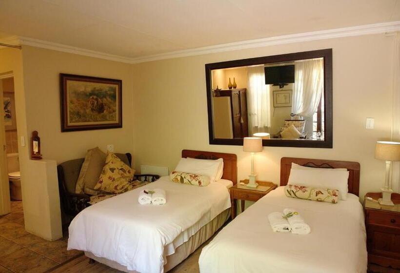اتاق خانوادگی با چشم‌انداز باغ, Almar View Guest House